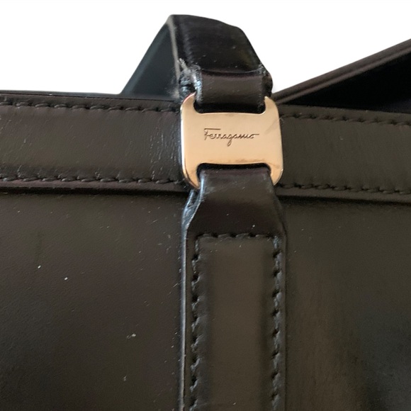 Salvatore Ferragamo Bag Black Leather Shoulder Tote Bag - Picture 13 of 16
